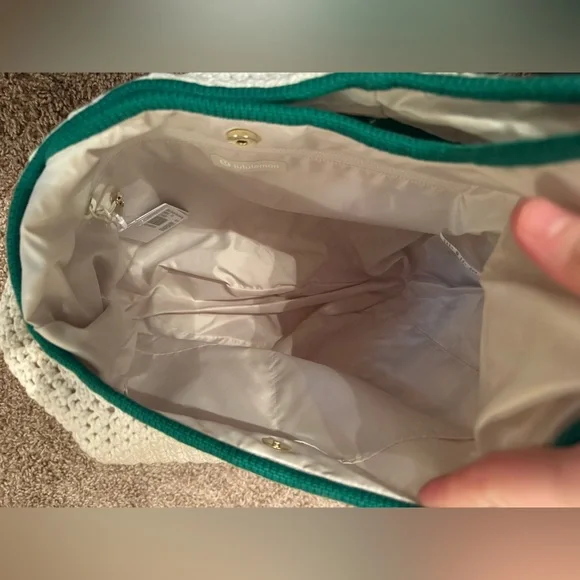 Lululemon Cotton Crochet Shoulder Bag 7L & Lululemon Classic Lemon Ball Cap - Picture 4 of 7